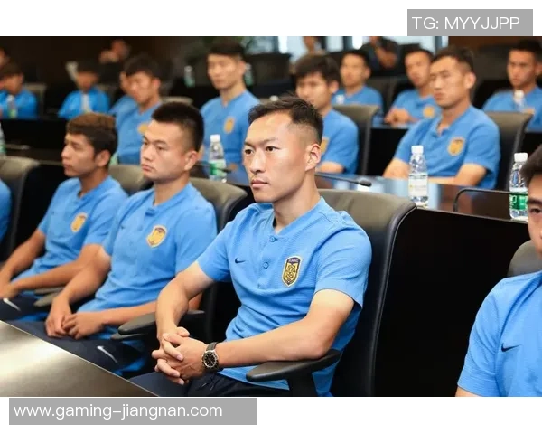 江苏苏宁足球教练团队揭秘助力球队崛起的训练与战术策略分析